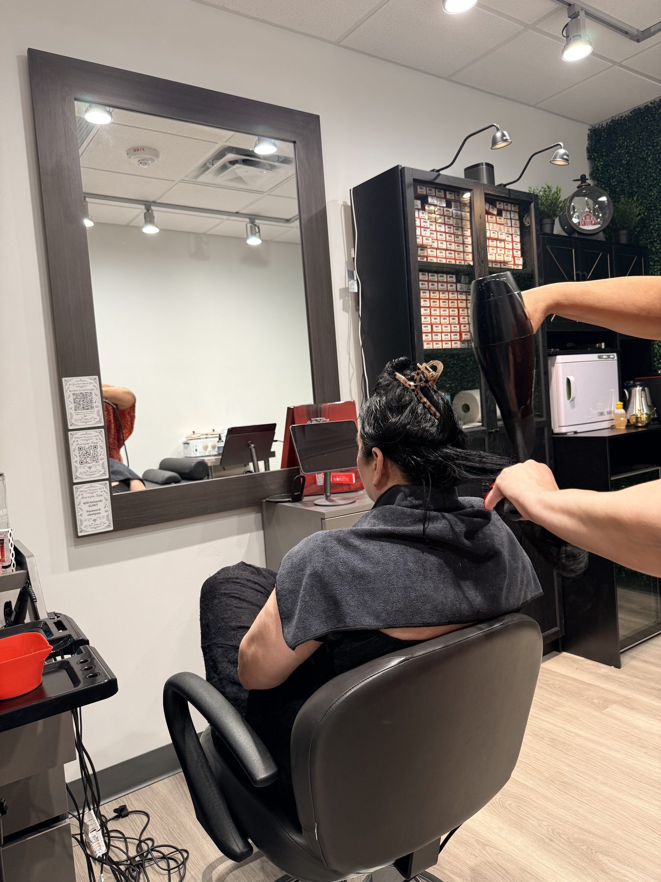 The styling chair and mirror in Suite 12