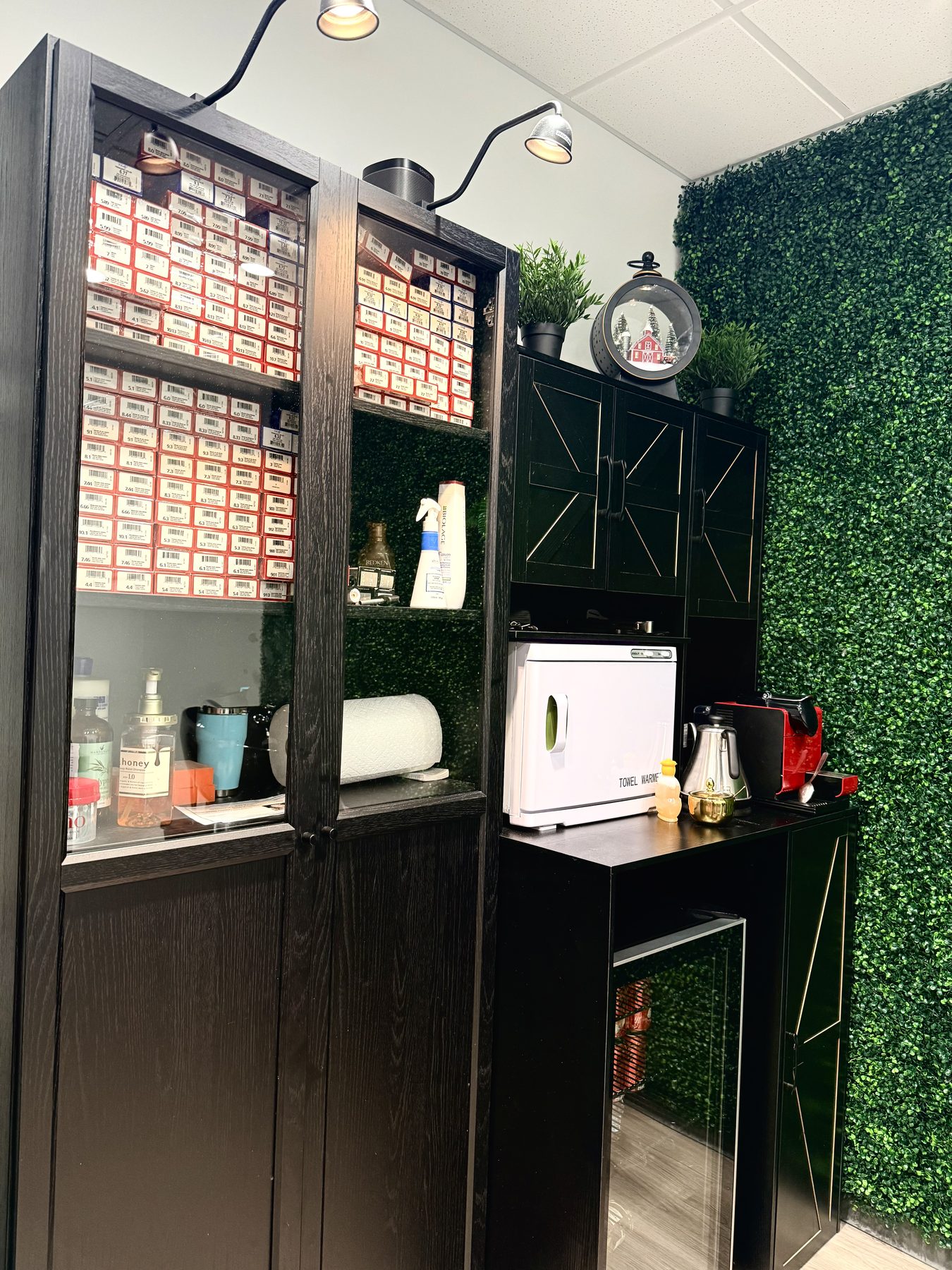 The color cabinet in Suite 12